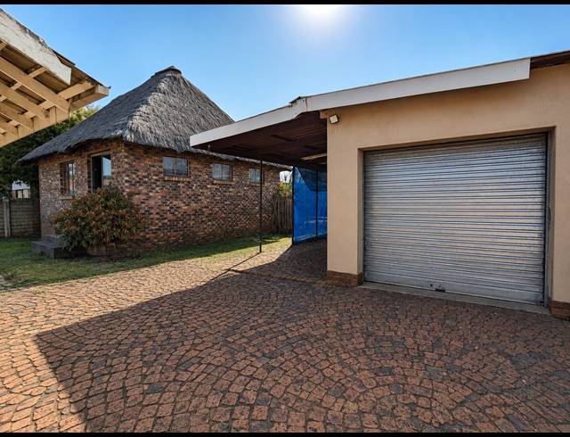 4 BEDROOM HOUSE FOR SALE IN THREE RIVERS